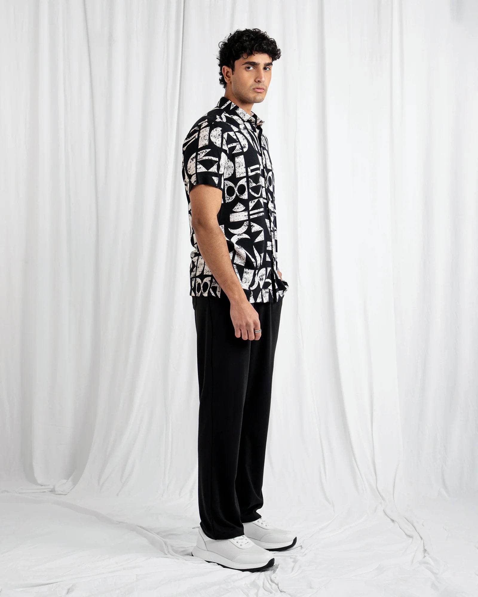 MEN CASUAL SHIRT