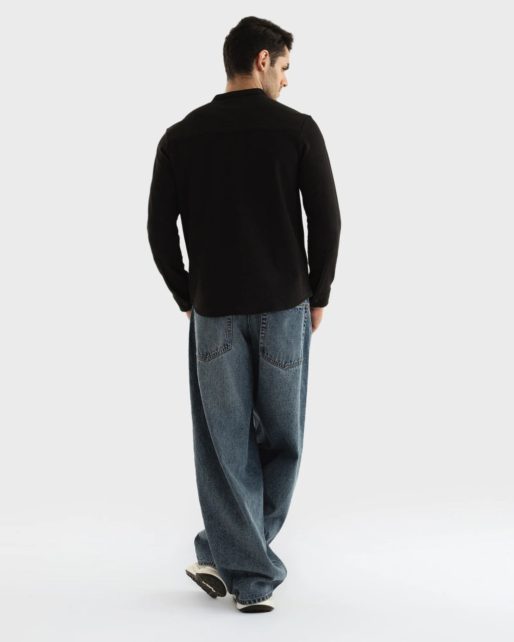 MEN BUTTON DOWN
