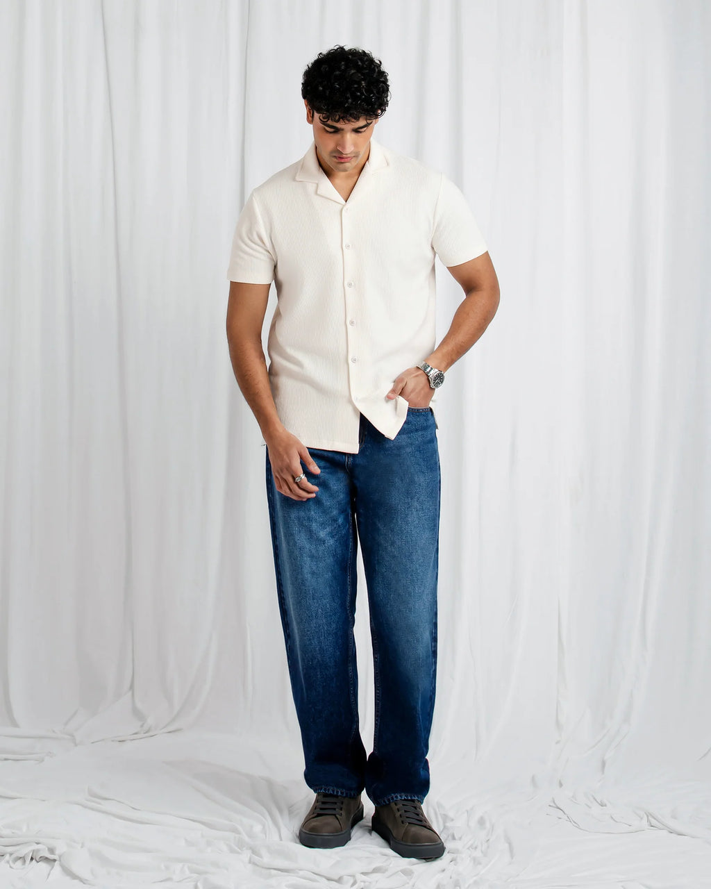 MEN BUTTON DOWN