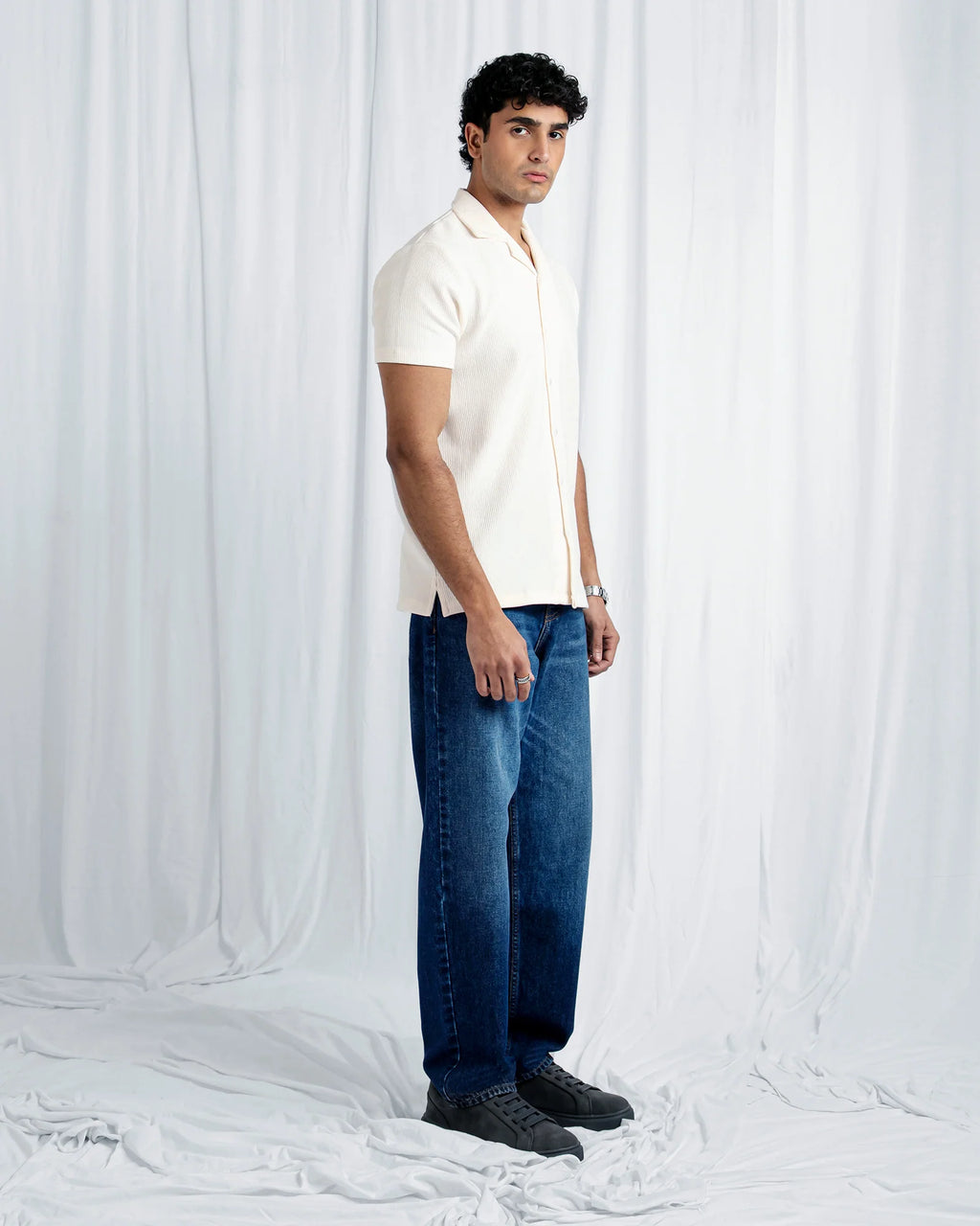 MEN BUTTON DOWN