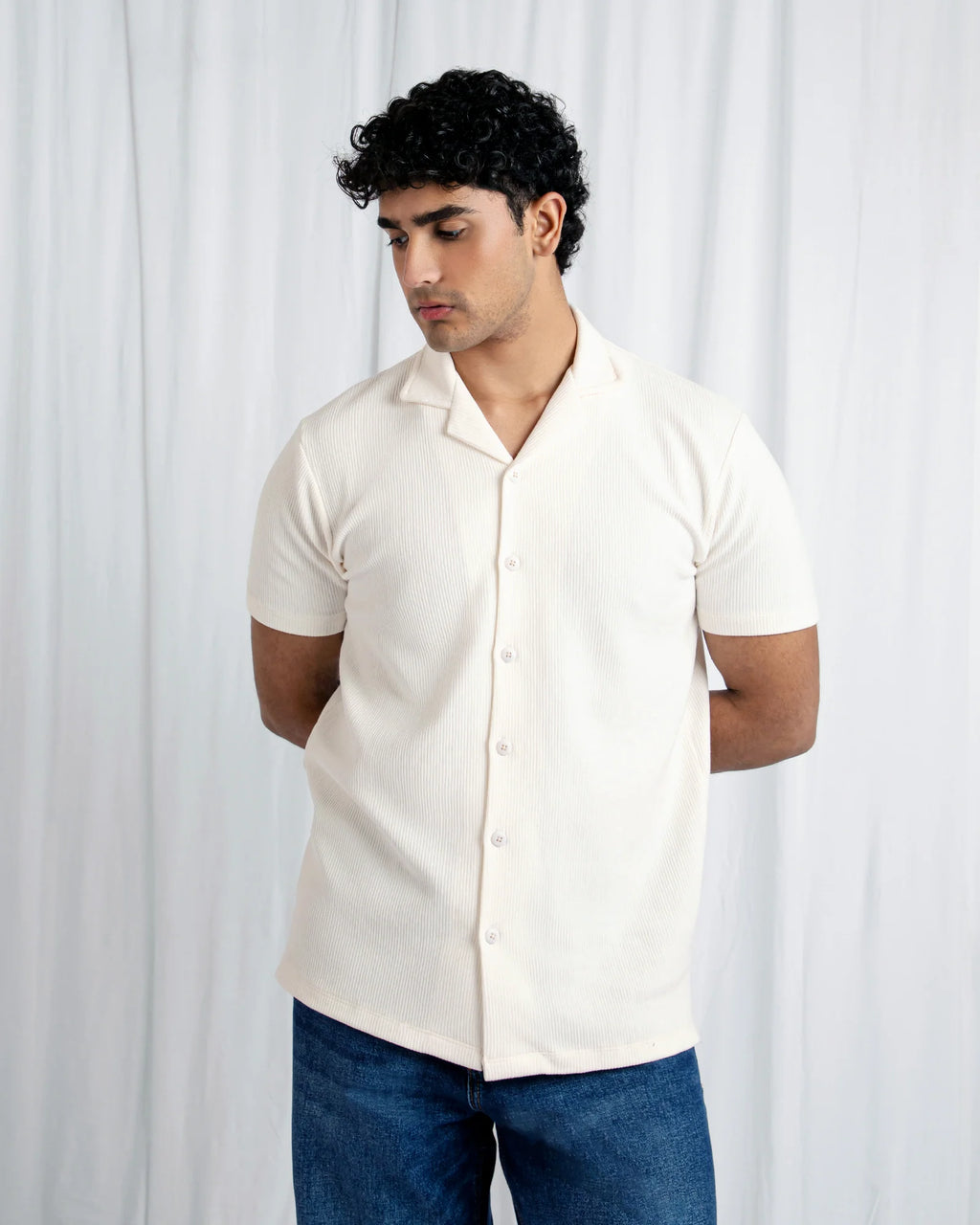 MEN BUTTON DOWN